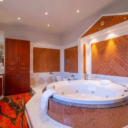 Holiday home Cigno Luxury House
