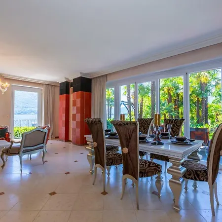 Holiday home Cigno Luxury House